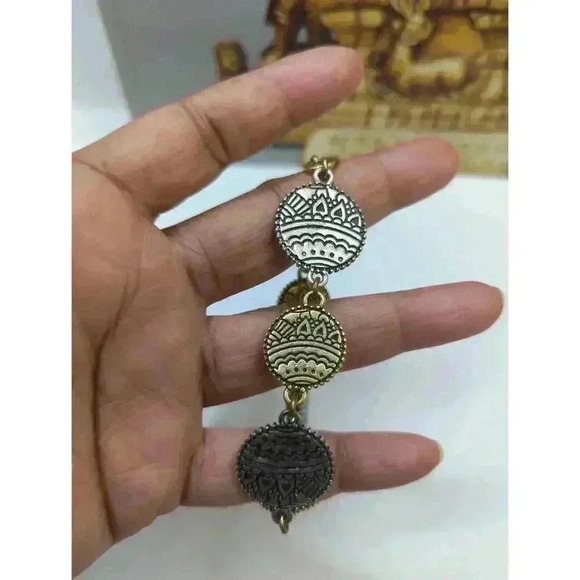 Lucky Brand Reversible Silver Gold Bracelet Round Medallions Antique Finish - Picture 4 of 7